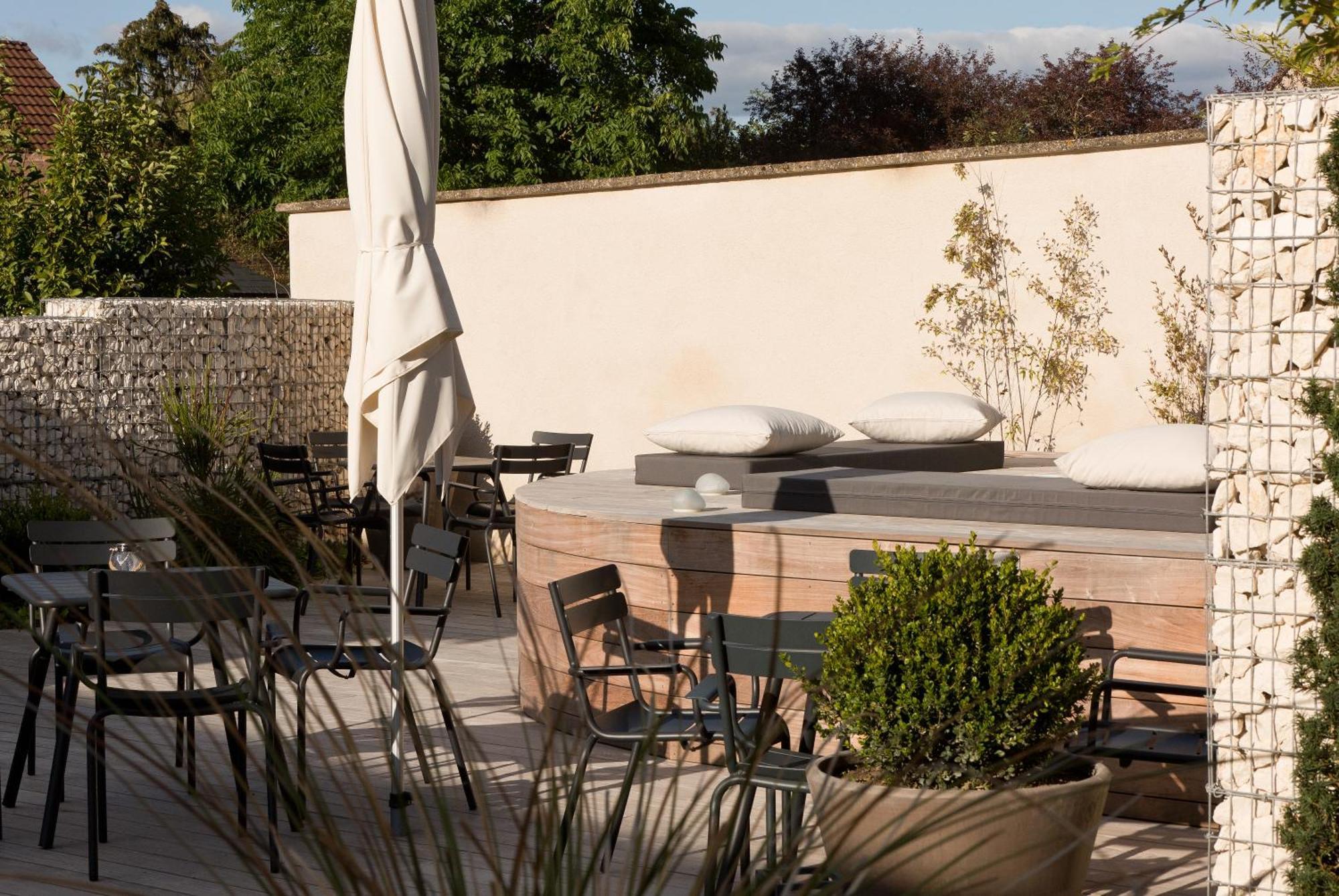 Hôtel de France Montmarault Exterior foto